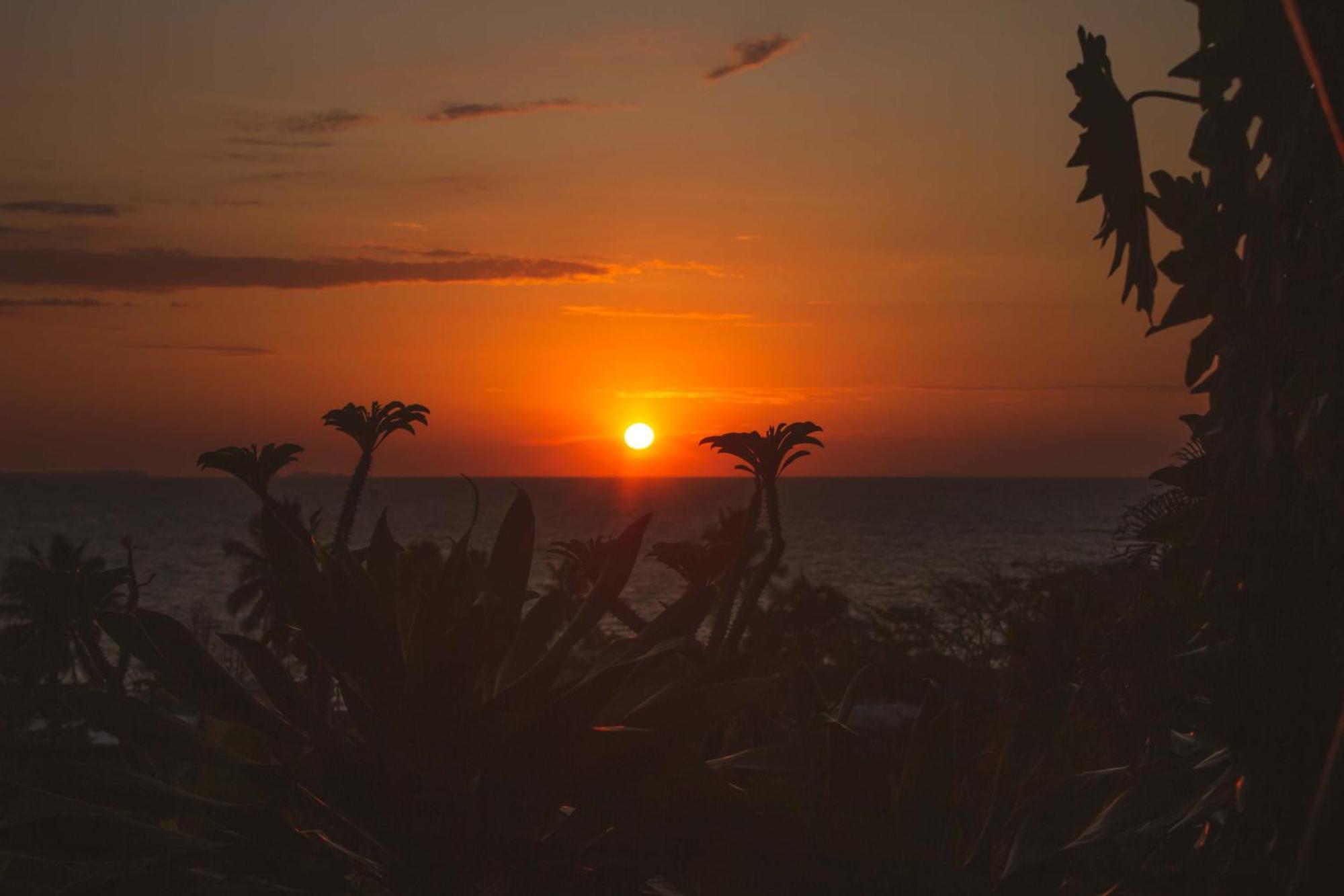 Coucher De Soleil 阿姆巴托洛阿卡 外观 照片